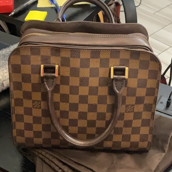 LV TRIANA - Picture 1 of 1